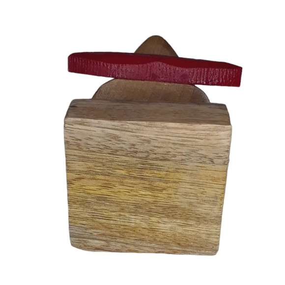 Eyeglass Spectacle Holder Stand Wooden with Nose and Big Red Lips - Picture 3 of 7